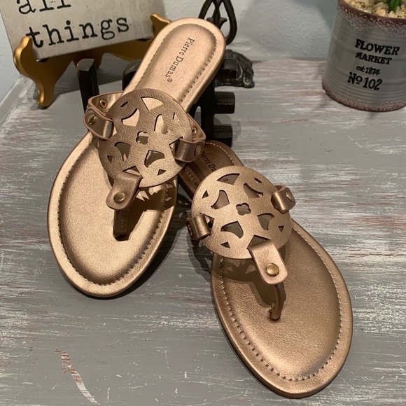 ROSE GOLD ornate thong sandals Pierre Dumas NIB 6 6.5 7 7.5 8 8.5 9 10 M width - Picture 1 of 14